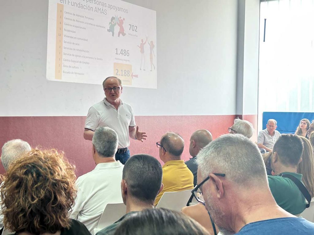 Familias asistentes a la Asamblea