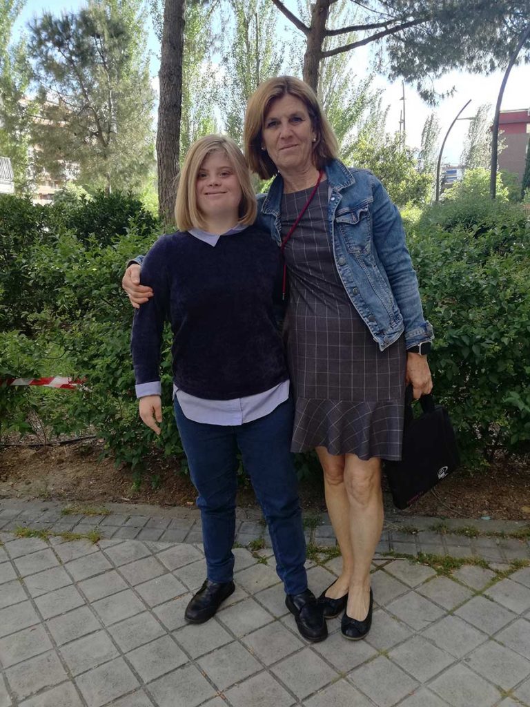 Lupe y María