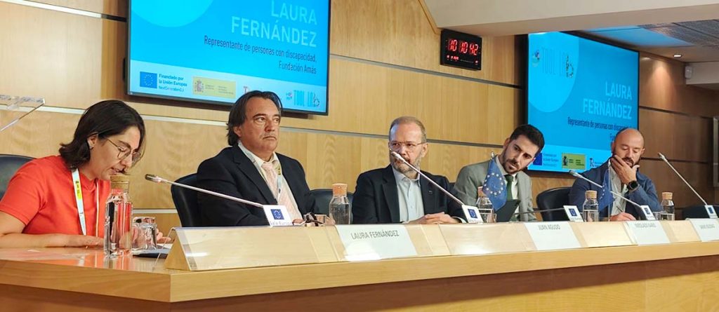 Laura Fernández, de Comité Ciudadanía en Fundación AMÁS, llama a construir una economía social inclusiva en la jornada de la Red TooL Lab celebrada en Madrid