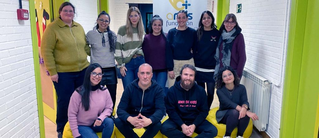 Parentalidad Positiva y Enfoque Sistémico: nuevas competencias para el Área de Infancia de AMÁS