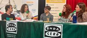 AMÁS Escena en los micrófonos de Onda Cero Madrid Sur, en directo desde la III Feria de Formación y Empleo de Alcorcón