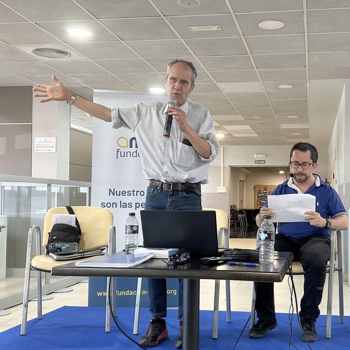 Luis Soriano y Ángel Medina, explican la constitución de los Consejos de Centro