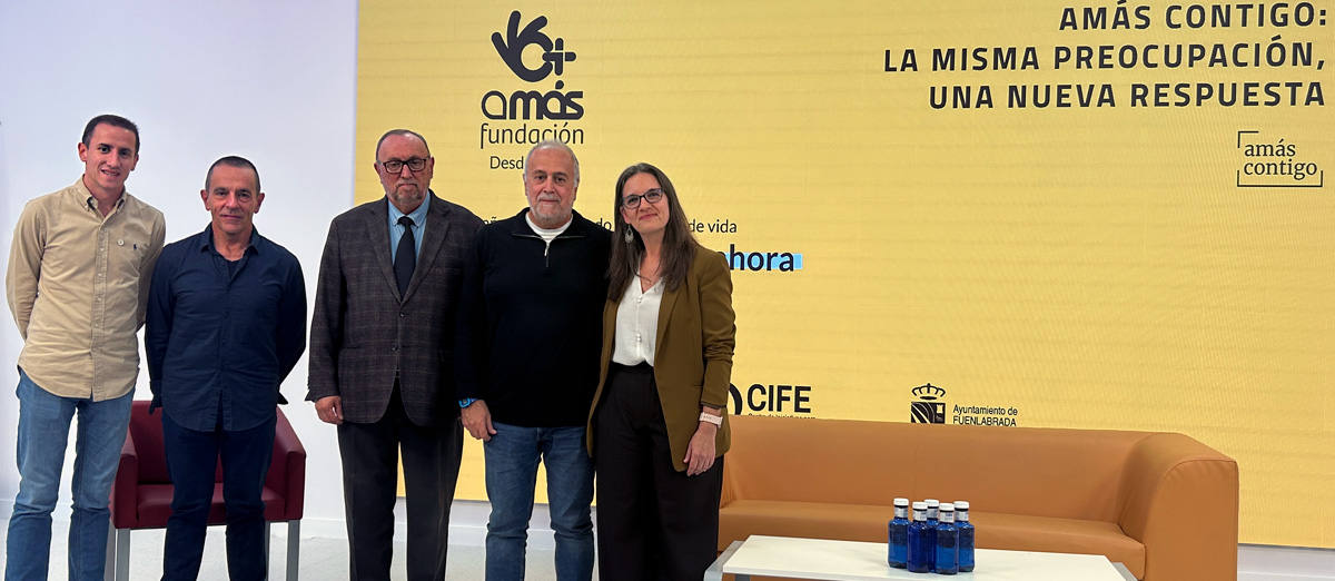 Inauguración de la jornada. De izquierda a derecha, Raúl Hernández, concejal de bienestar social de Fuenlabrada; Manuel Torralba, presidente de AMÁS Contigo; Luis Gonzaga, presidente de Liber; Carlos Pérez, presidente de Fundación AMÁS; Raquel López, cuarta teniente de alcalde de Fuenlabrada.