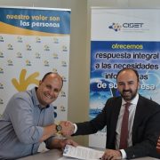 Manuel Moreno, Director del Área de Empleo de Grupo AMÁS y Emiliano Fernández, Director de CISET. Foto: Grupo AMÁS.
