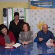 Firma de convenio entre Grupo AMÁS, Ayuntamiento de Móstoles y Colegio de Educación Especial Miguel de Unamuno. Foto: Grupo AMÁS.