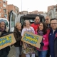 Familias del COFOIL Los Pinos, en Leganés, colaborando en la Campaña de recogida de alimentos. Foto: Grupo AMÁS